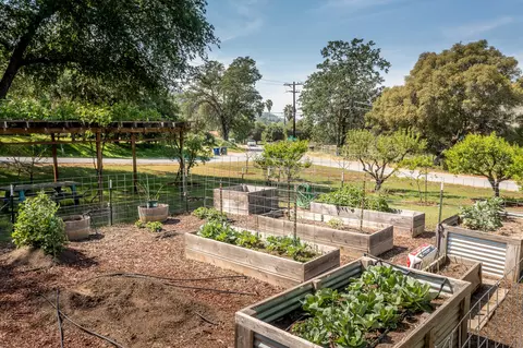View/Area - 40926 Old Three Rivers Rd, Three Rivers, CA 93271 photo 1 of 3