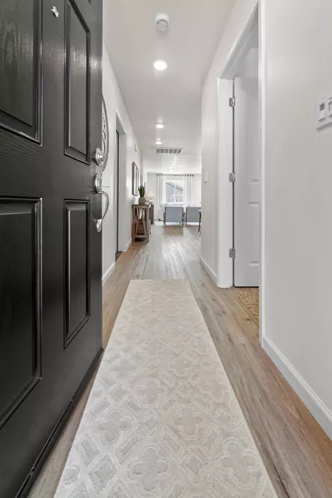 Entry Way - 30774 Azalea Rd, Visalia, CA 93291 photo 1 of 2