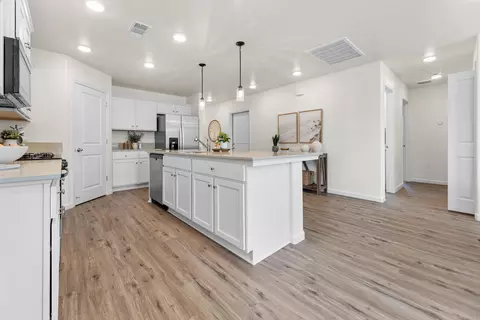 Entry Way - 30774 Azalea Rd, Visalia, CA 93291 photo 2 of 2