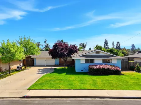 289 W Cypress Ave, Reedley, CA 93654