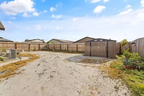 Exterior - 725 James Ave, Corcoran, CA 93212 photo 7 of 9