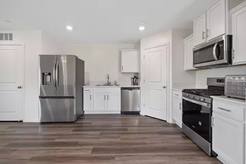 Kitchen - 725 James Ave, Corcoran, CA 93212 photo 1 of 2