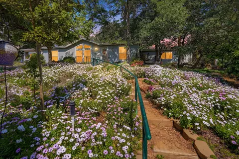 45241 Crest Ln, Three Rivers, CA 93271