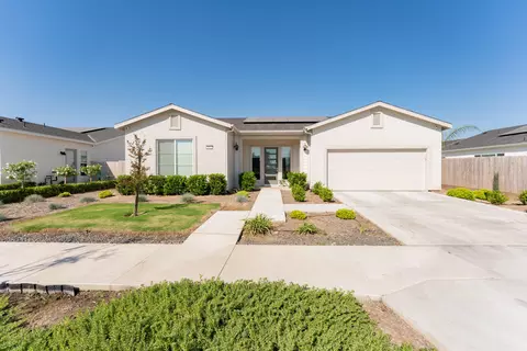 3811 N Santa Fe St, Visalia, CA 93292