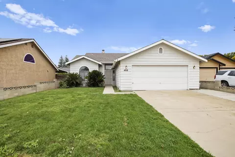 4918 W Chestnut Ave, Visalia, CA 93277