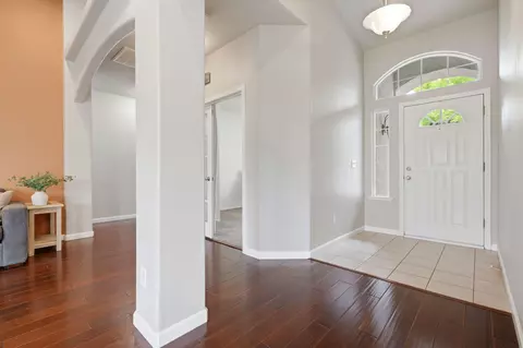 Entry Way - 1497 Persimmon St, Lemoore, CA 93245 photo 2 of 5