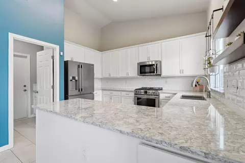 Kitchen - 1497 Persimmon St, Lemoore, CA 93245 photo 3 of 5