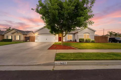 Exterior - 1497 Persimmon St, Lemoore, CA 93245 photo 1 of 6