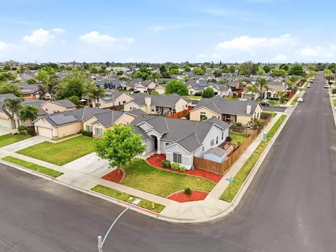 View/Area - 1497 Persimmon St, Lemoore, CA 93245 photo 4 of 6