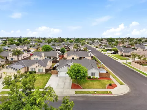 View/Area - 1497 Persimmon St, Lemoore, CA 93245 photo 3 of 6
