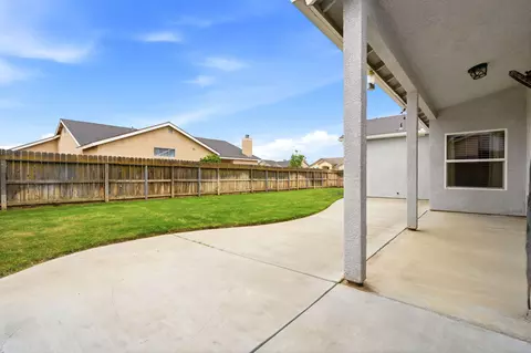 Exterior - 1497 Persimmon St, Lemoore, CA 93245 photo 2 of 6