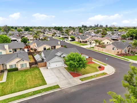 View/Area - 1497 Persimmon St, Lemoore, CA 93245 photo 5 of 6