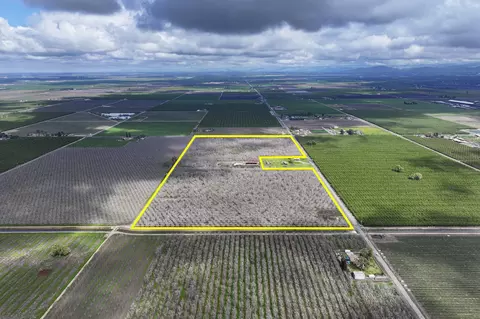 Rd 180, Strathmore, CA 93267