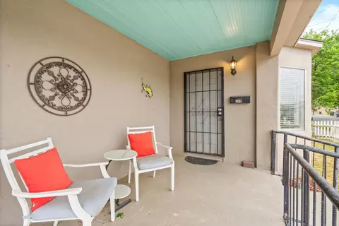 300 E Ivy St, Hanford, CA 93230 photo 2