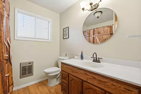 Bath - 1833 James Dr, Springville, CA 93265 photo 1 of 2