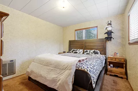 Bedroom - 1833 James Dr, Springville, CA 93265 photo 1 of 4