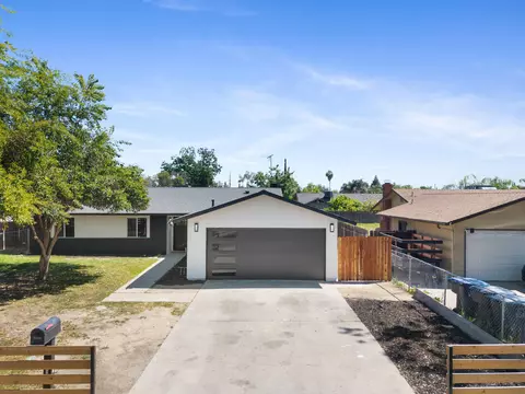1704 N Giddings St, Visalia, CA 93291