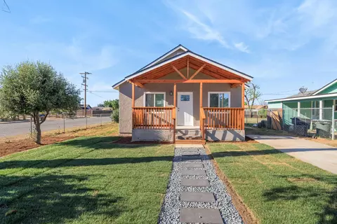 838 W Harold Ave, Visalia, CA 93291