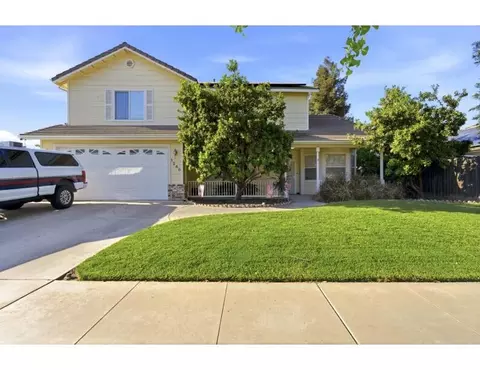 1240 Hillcrest Ave, Tulare, CA 93274