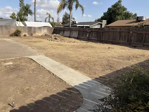 Exterior - 808 Vine St, Exeter, CA 93221 photo 5 of 6