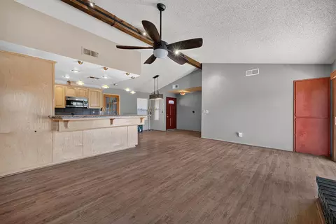 Living - 808 Vine St, Exeter, CA 93221 photo 4 of 5