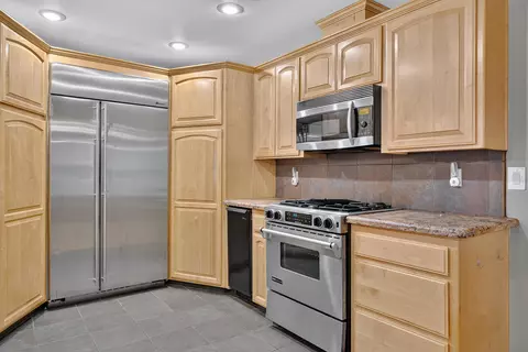 Kitchen - 808 Vine St, Exeter, CA 93221 photo 4 of 6