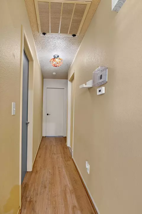 Entry Way - 808 Vine St, Exeter, CA 93221 photo 5 of 5