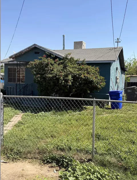 230 S Cottage St, Porterville, CA 93257