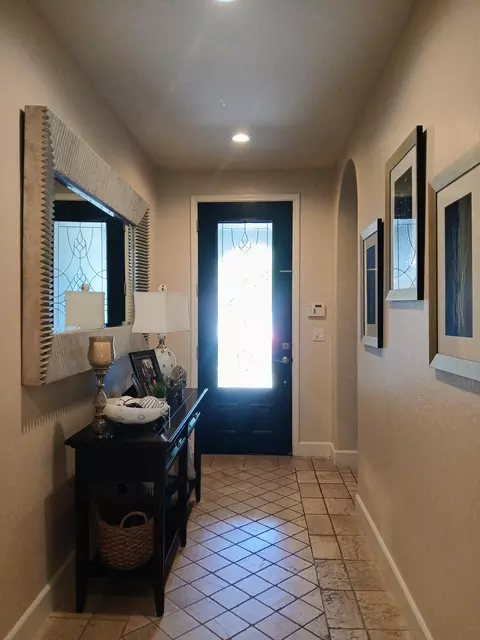 Entry Way - 3827 E Harter Ct, Visalia, CA 93292 photo 1 of 4