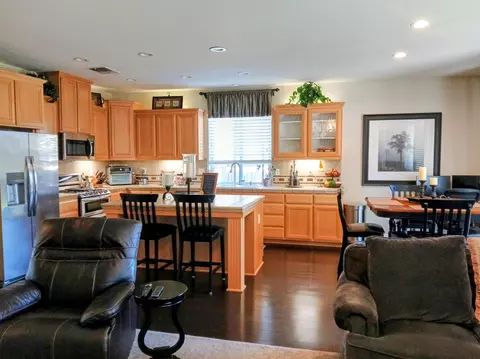 Kitchen - 3827 E Harter Ct, Visalia, CA 93292 photo 2 of 2