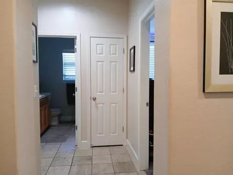 Entry Way - 3827 E Harter Ct, Visalia, CA 93292 photo 4 of 4