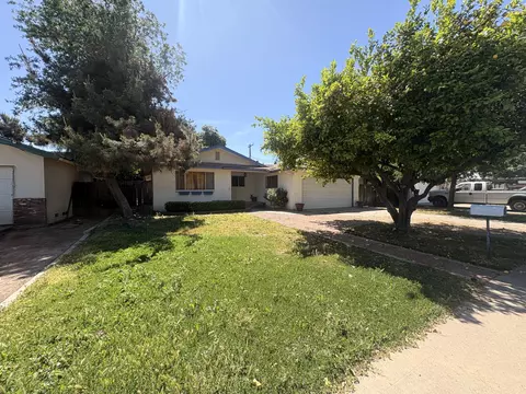 1515 W Cambridge Ave, Visalia, CA 93277