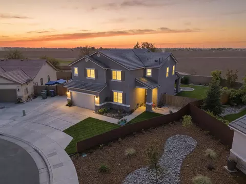 1695 Fantail St, Tulare, CA 93274