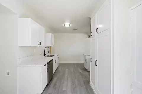 Entry Way - 121 Elm St, Hanford, CA 93230 photo 2 of 2