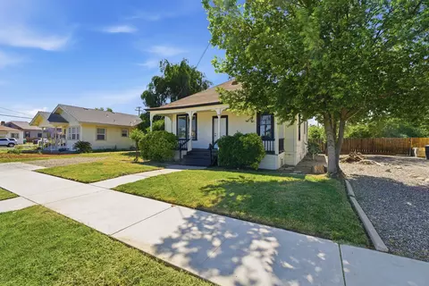 Other - 121 Elm St, Hanford, CA 93230 photo 2 of 9