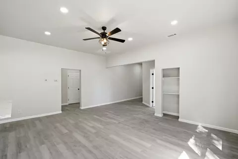 Living - 121 Elm St, Hanford, CA 93230 photo 2 of 3