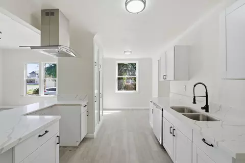 Kitchen - 121 Elm St, Hanford, CA 93230 photo 1 of 4