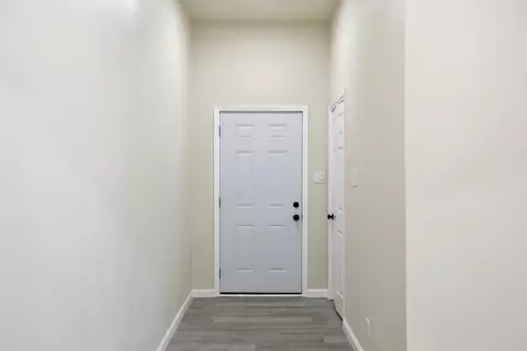 Entry Way - 121 Elm St, Hanford, CA 93230 photo 1 of 2