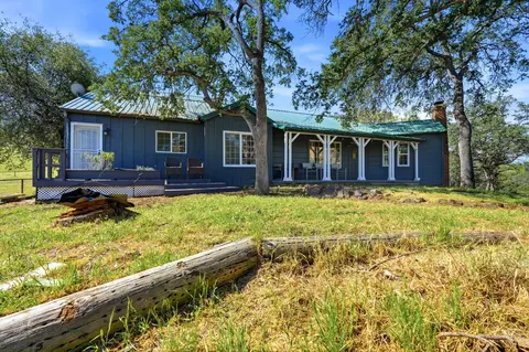 Exterior - 40716 Old Three Rivers Rd, Three Rivers, CA 93271 photo 9 of 24