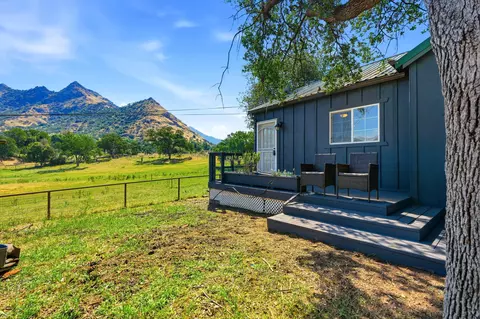 Exterior - 40716 Old Three Rivers Rd, Three Rivers, CA 93271 photo 8 of 24