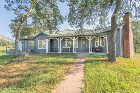 40716 Old Three Rivers Rd, Three Rivers, CA 93271