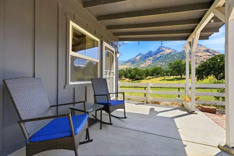 Exterior - 40716 Old Three Rivers Rd, Three Rivers, CA 93271 photo 7 of 24