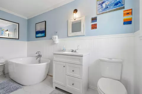 Bath - 40716 Old Three Rivers Rd, Three Rivers, CA 93271 photo 2 of 4