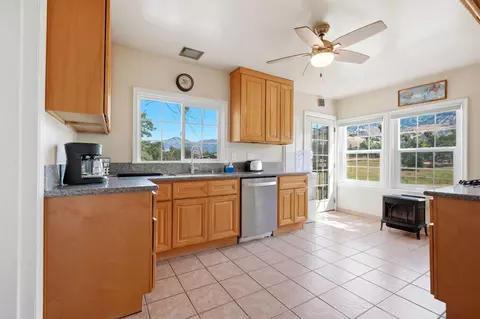 Kitchen - 40716 Old Three Rivers Rd, Three Rivers, CA 93271 photo 2 of 3