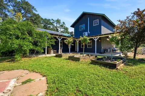 Exterior - 40716 Old Three Rivers Rd, Three Rivers, CA 93271 photo 12 of 24