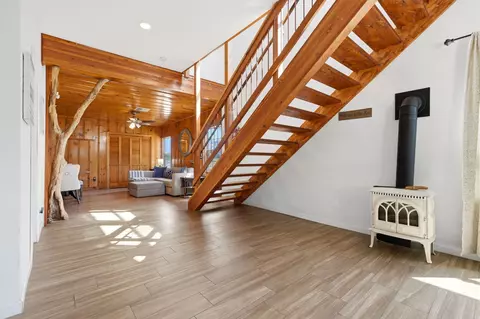 Entry Way - 40716 Old Three Rivers Rd, Three Rivers, CA 93271 photo 3 of 5