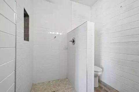 Bath - 40716 Old Three Rivers Rd, Three Rivers, CA 93271 photo 4 of 4