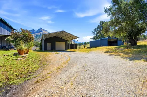 Exterior - 40716 Old Three Rivers Rd, Three Rivers, CA 93271 photo 18 of 24