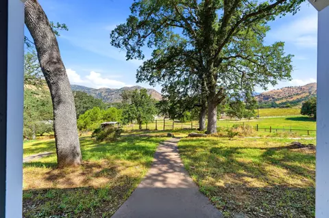 Other - 40716 Old Three Rivers Rd, Three Rivers, CA 93271 photo 2 of 11