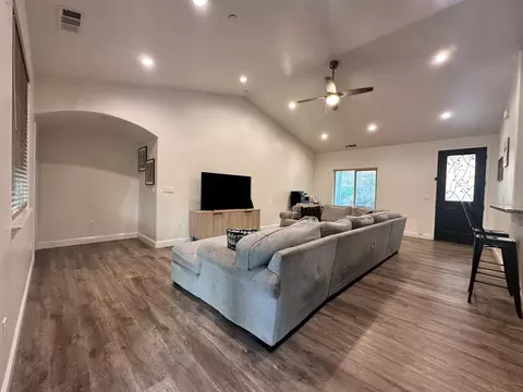 Living - 41955 Black Oak Dr, Three Rivers, CA 93271 photo 1 of 1